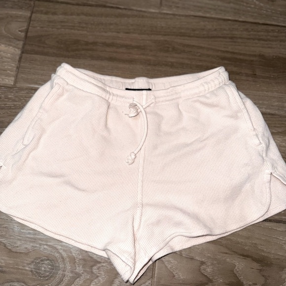 Brandy❤️Melville SUMMER THERMAL SHORTS in Nude/Blush O/S - Picture 1 of 14
